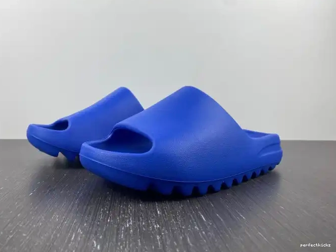 ID4133 Slide Adidas Azure Yeezy 0508